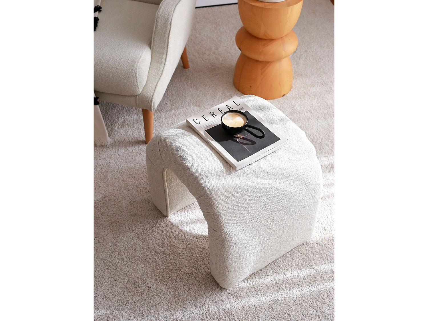 Pouf design Sara Tissu bouclette Blanc crème