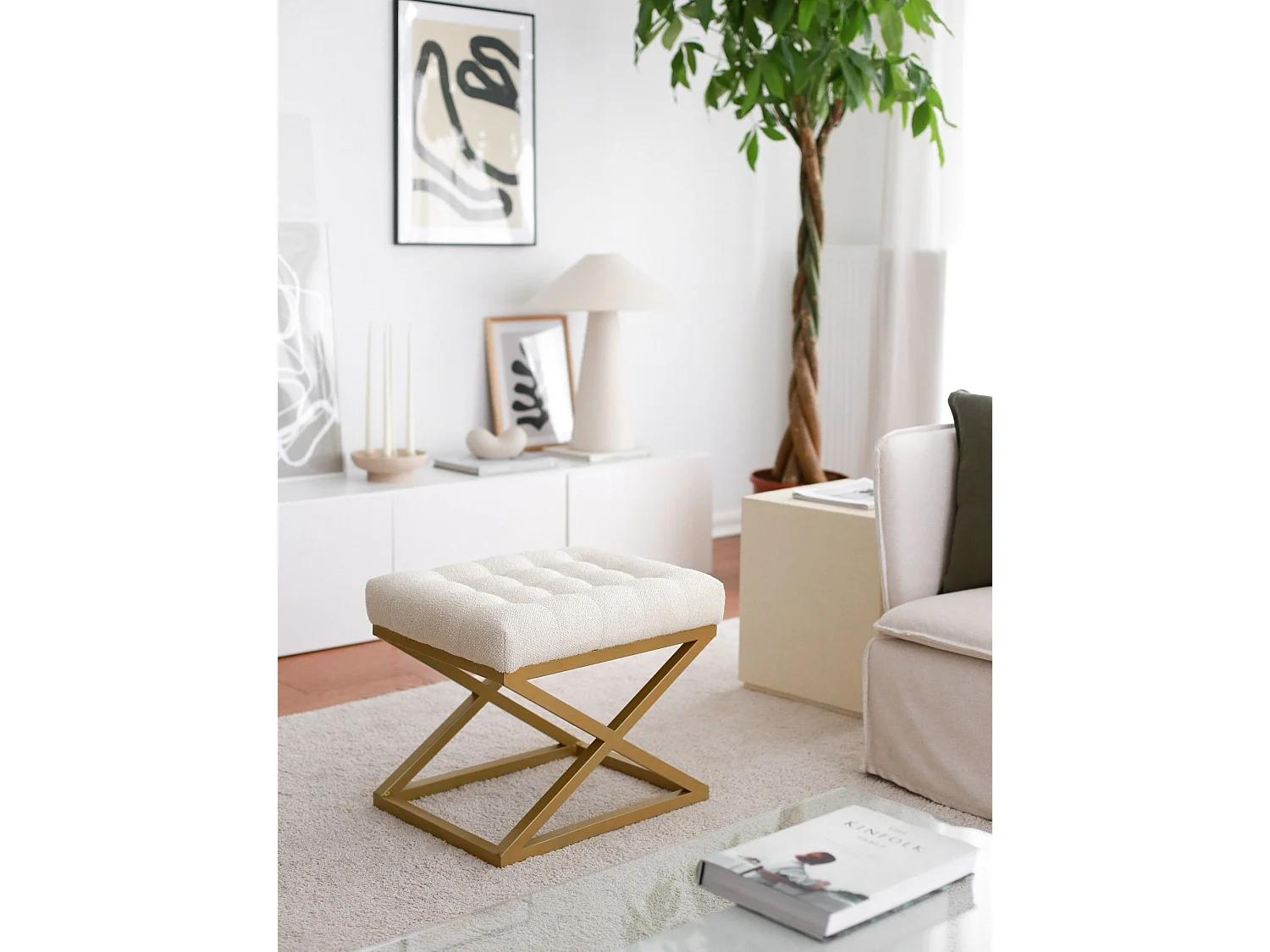 Pufe de Peluche Altin Capraz em Creme - Conforto e Estilo para Sua Casa