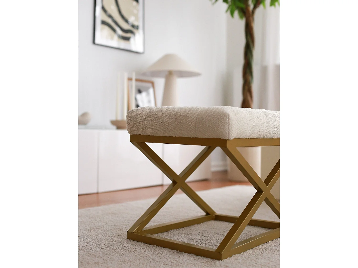 Pufe de Peluche Altin Capraz em Creme - Conforto e Estilo para Sua Casa