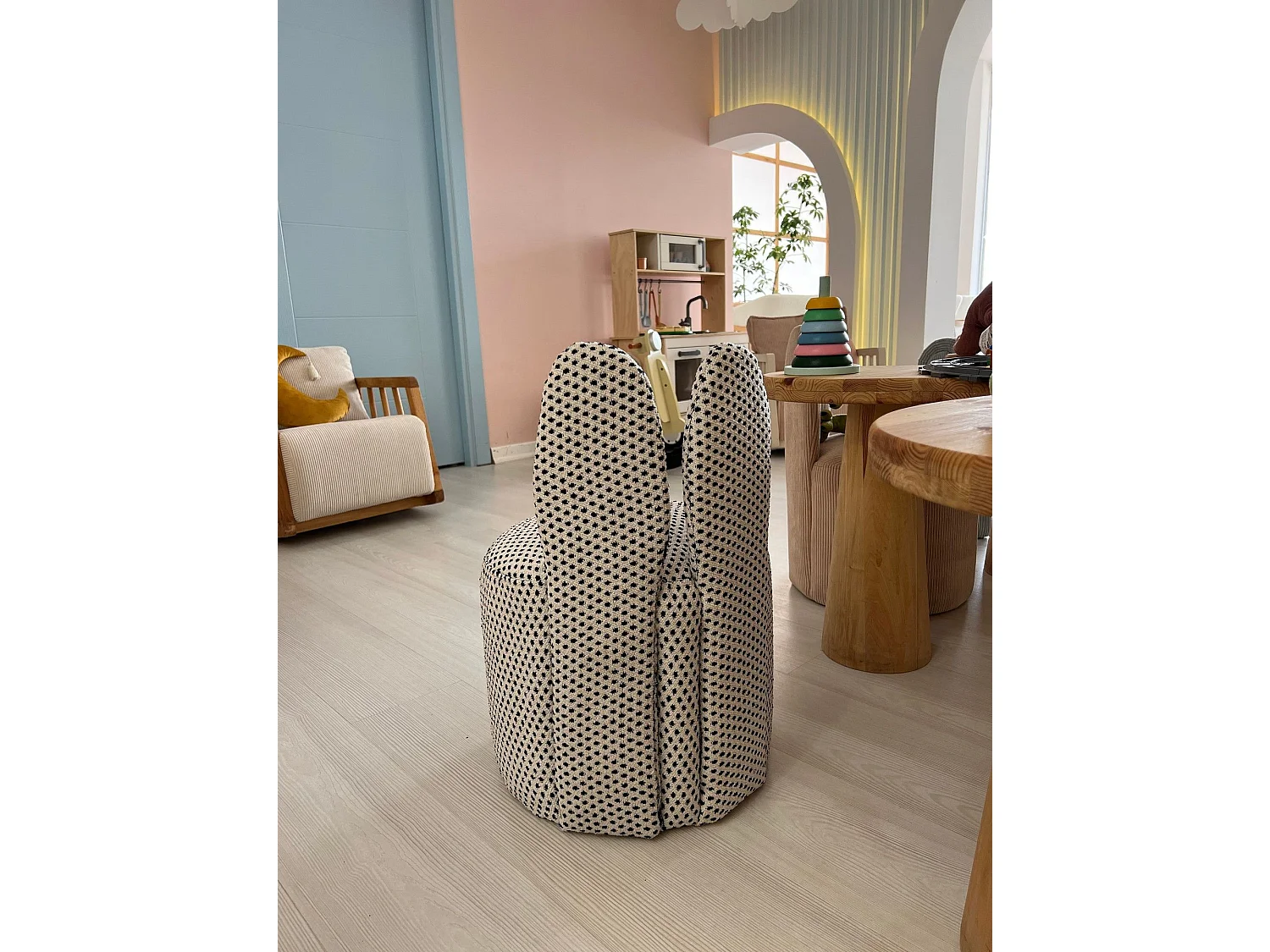 Stilvoller Ohrensessel, schwarz-weißer Stoff, 39 x 58 x 39 cm | 100 % Polyester, Schaumstoffpolsterung, Kunststoffbeine | Perfekt fürs Wohnz