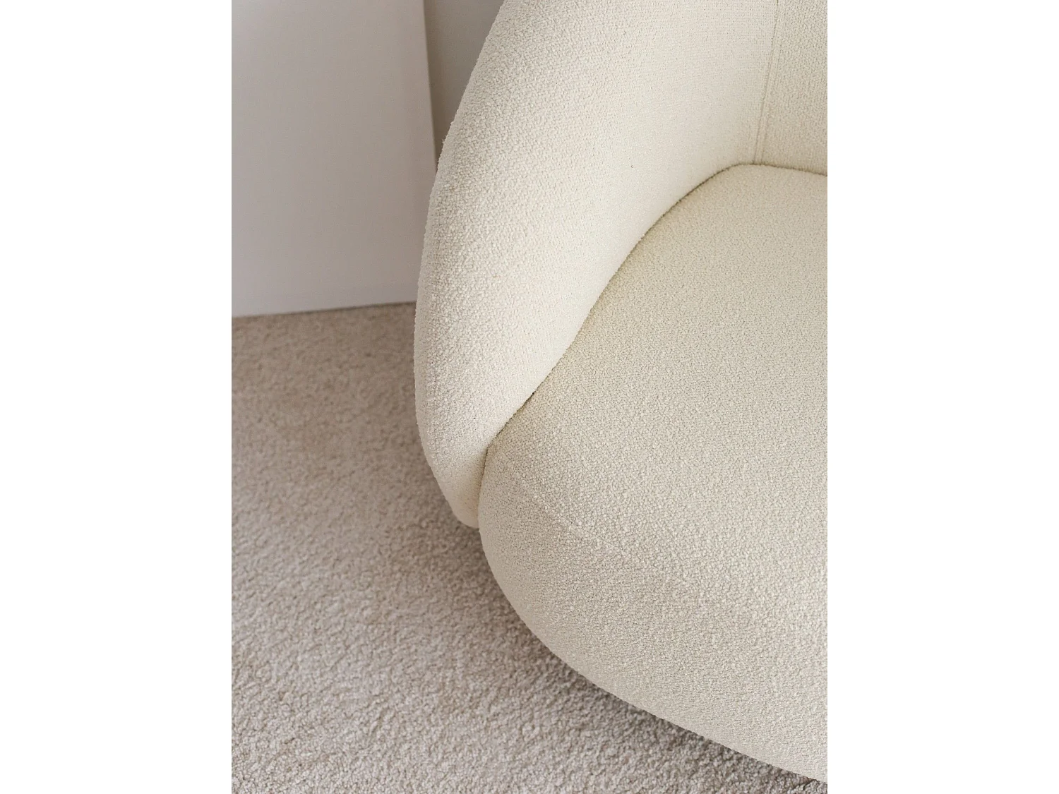 Eleganter weißer Sessel, 82 x 80 x 77 cm | Rahmen aus 100 % Karpfenholz, Stoff aus 100 % Teddy | Perfekt für Wohnzimmer und gemütliche Räume