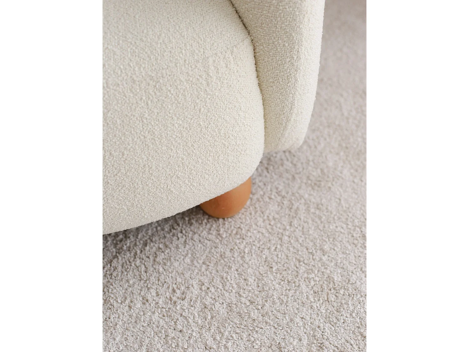 Eleganter weißer Sessel, 82 x 80 x 77 cm | Rahmen aus 100 % Karpfenholz, Stoff aus 100 % Teddy | Perfekt für Wohnzimmer und gemütliche Räume