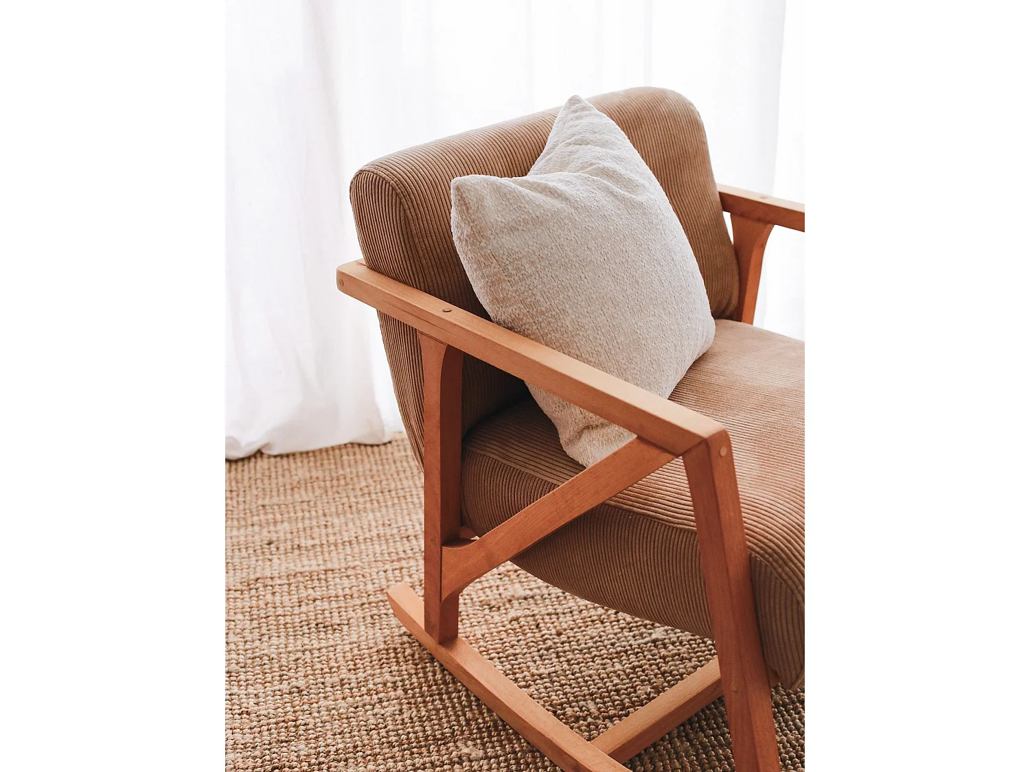 Mecedora Altadena 539, De color marrón claro, 67x85x75cm