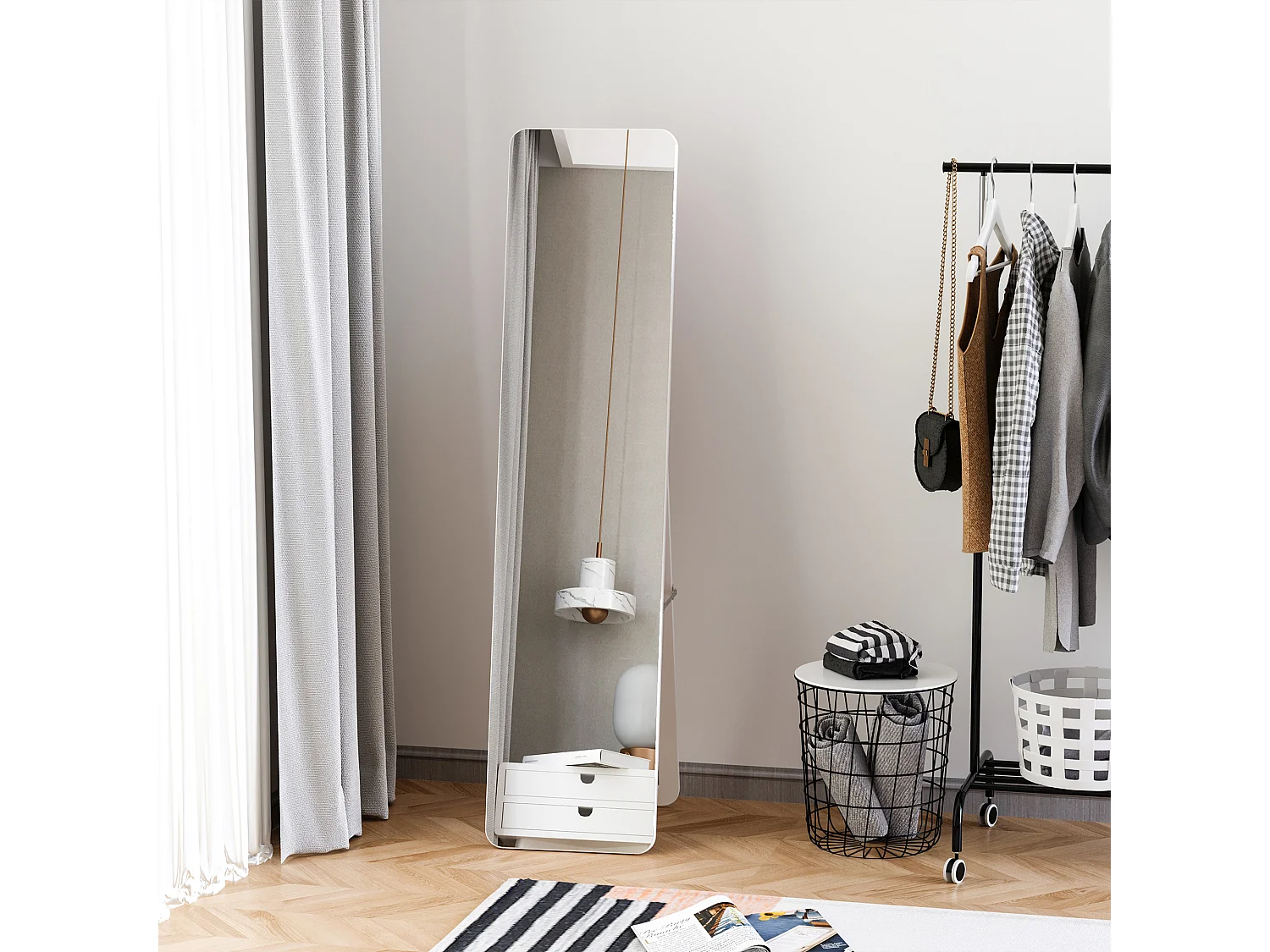 Espelho de Corpo Inteiro HOMCOM: Versátil e Elegante para Qualquer Ambiente