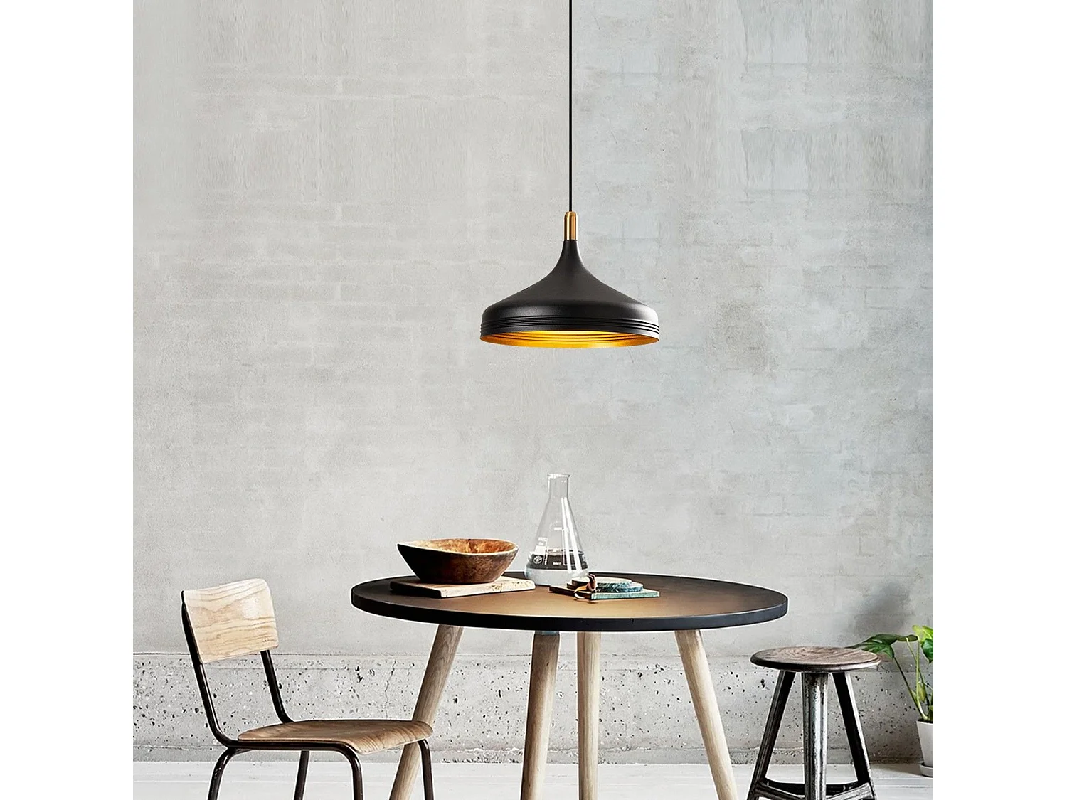 Candeeiro Metálico Elegante com Design Escandinavo - Saúde 3721