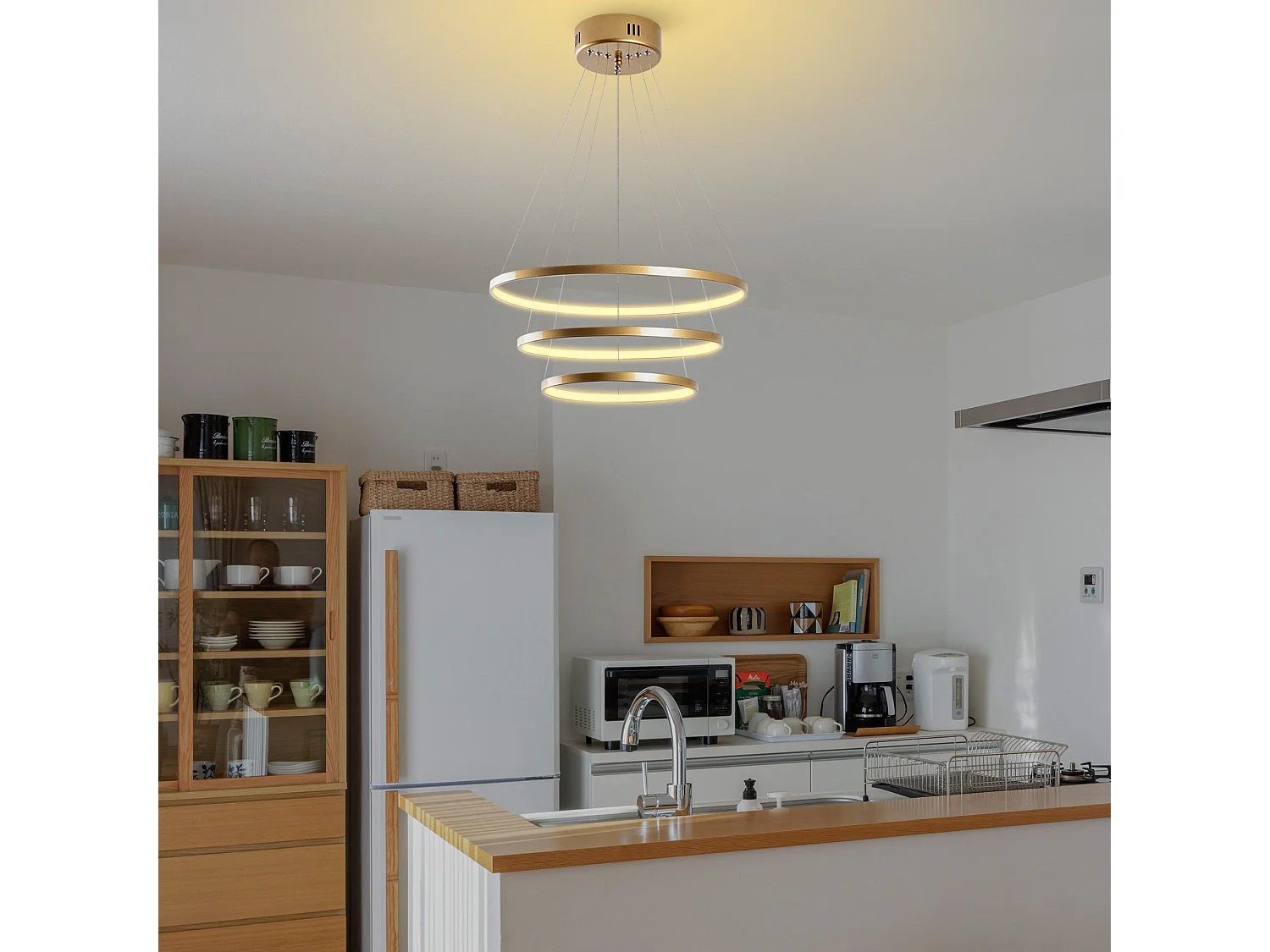 Candeeiro de Teto LED Regulável Simit em Dourado - Design Moderno e Elegante