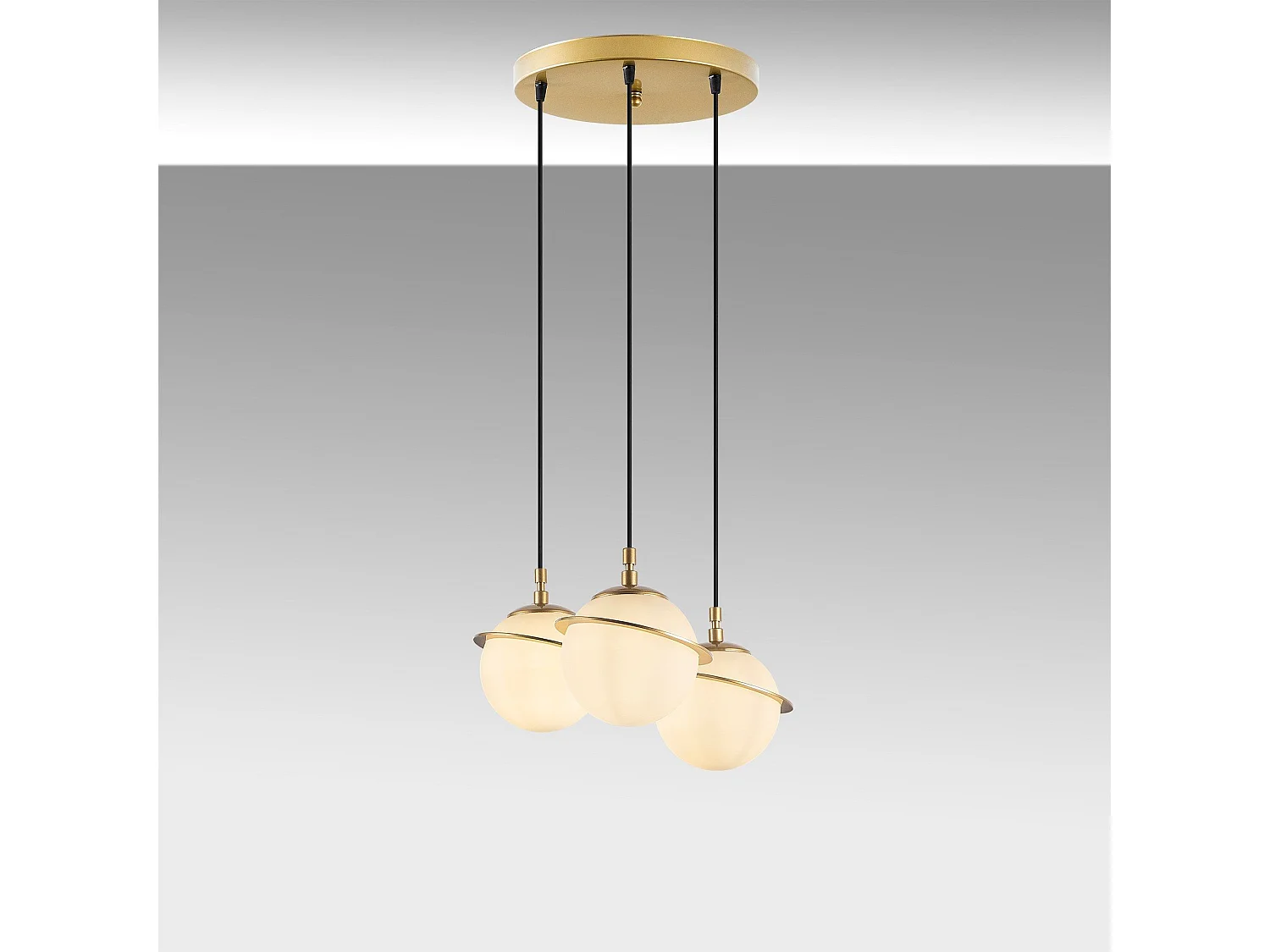 Candeeiro Elegante Hug - Design Luxuoso em Dourado