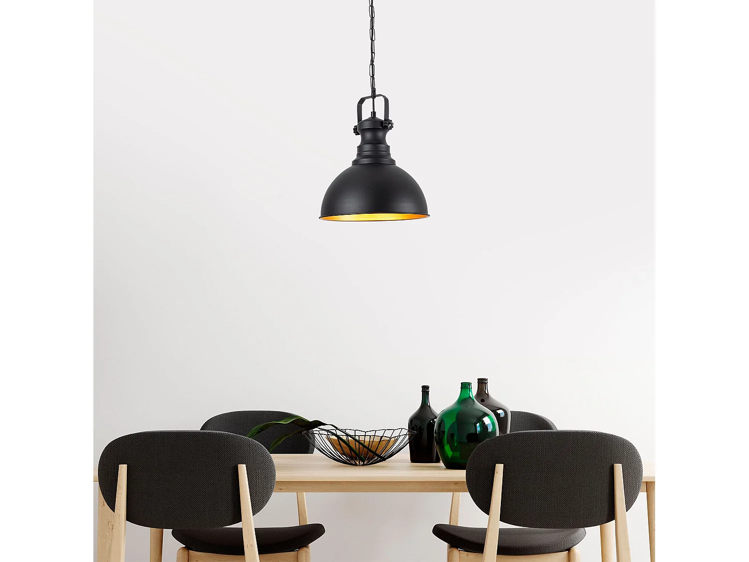 Candeeiro Moderno e Elegante com Corpo Metálico e Tampa de Madeira