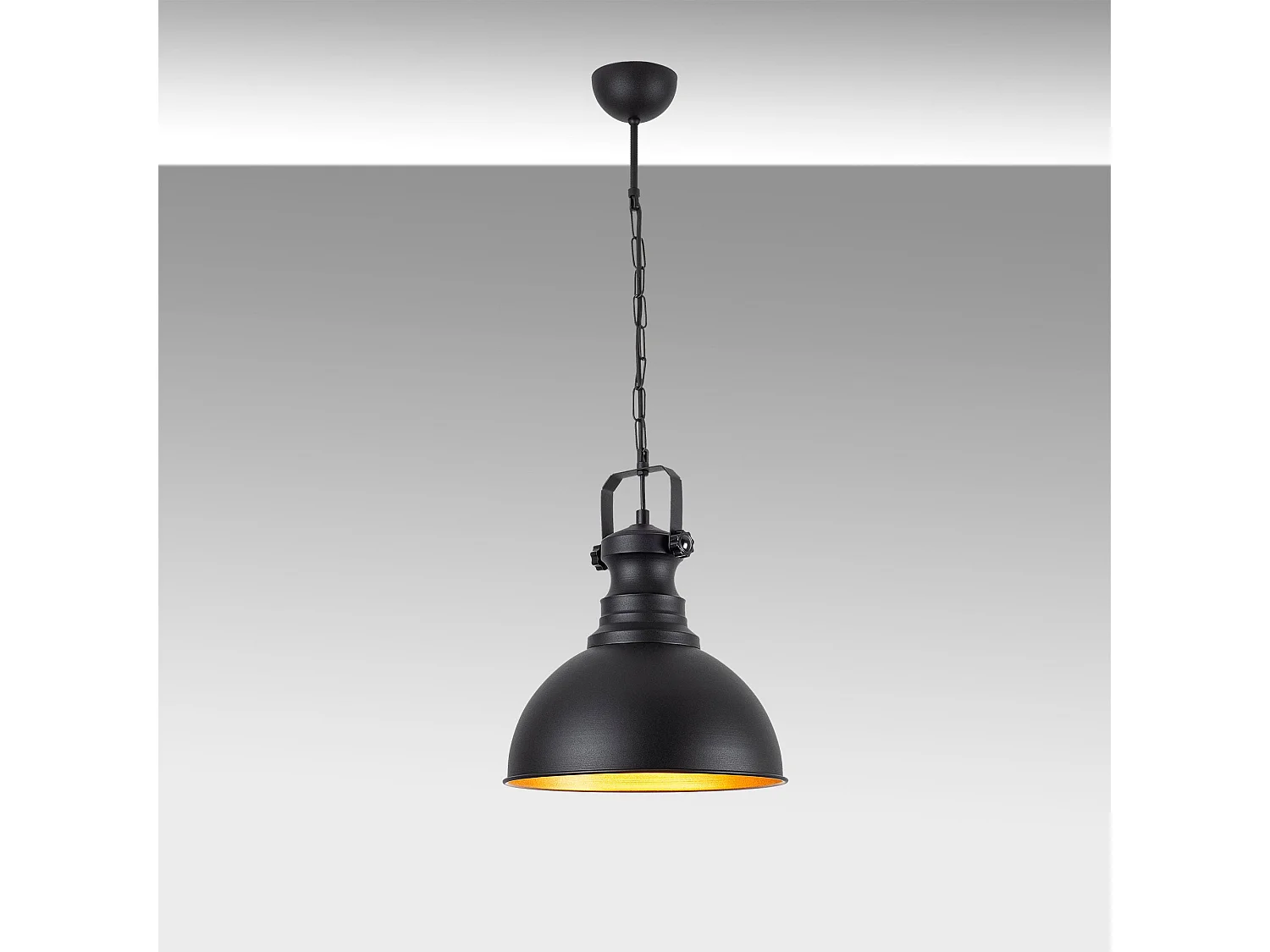 Candeeiro Moderno e Elegante com Corpo Metálico e Tampa de Madeira