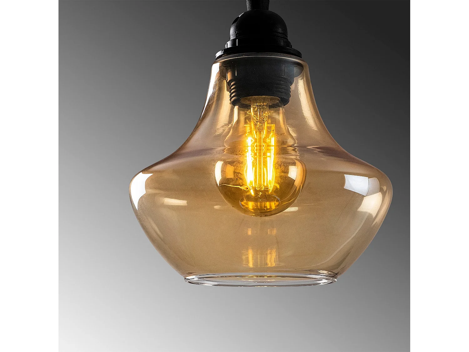 Candeeiro Elegante Dourado e Preto - Design Nostálgico e Minimalista