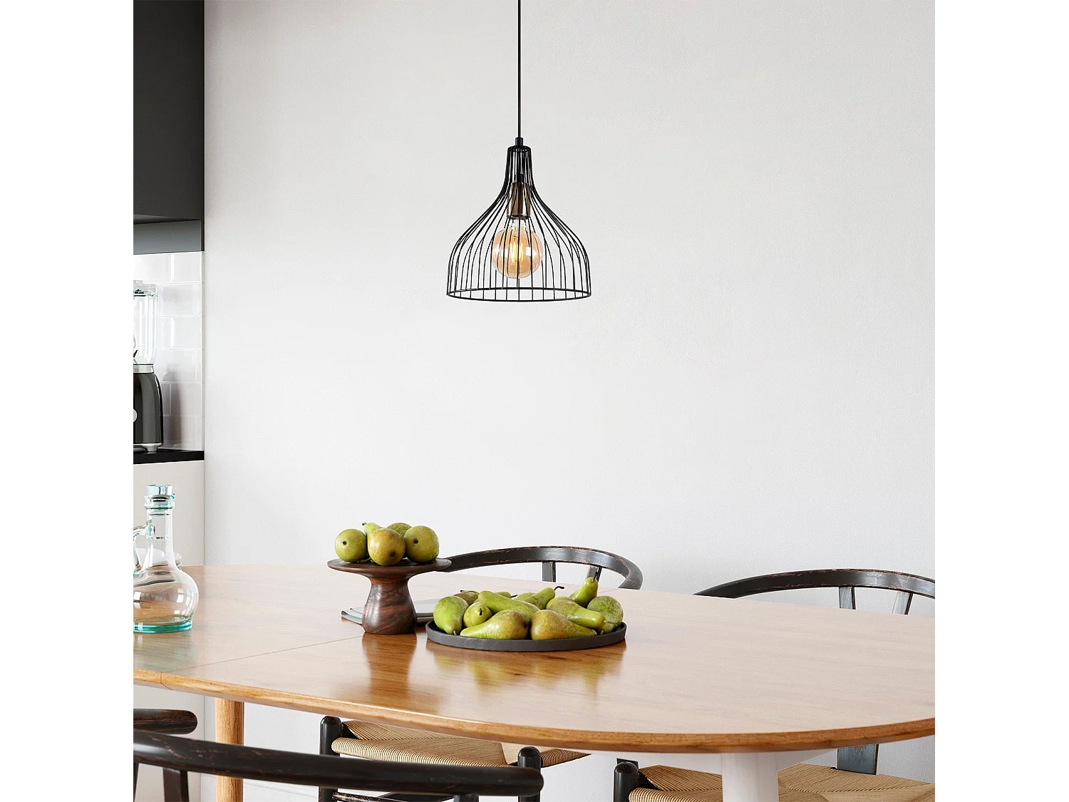 Candeeiro de Metal Cafu - Elegância e Sofisticação para o Seu Espaço