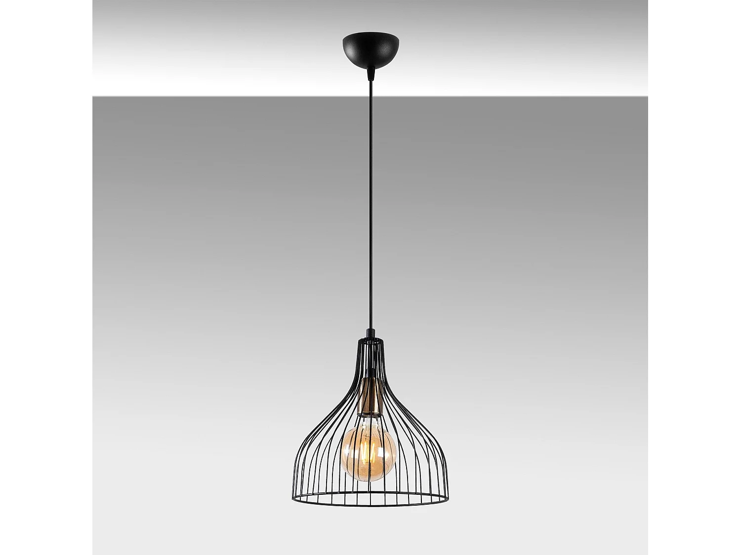 Candeeiro de Metal Cafu - Elegância e Sofisticação para o Seu Espaço