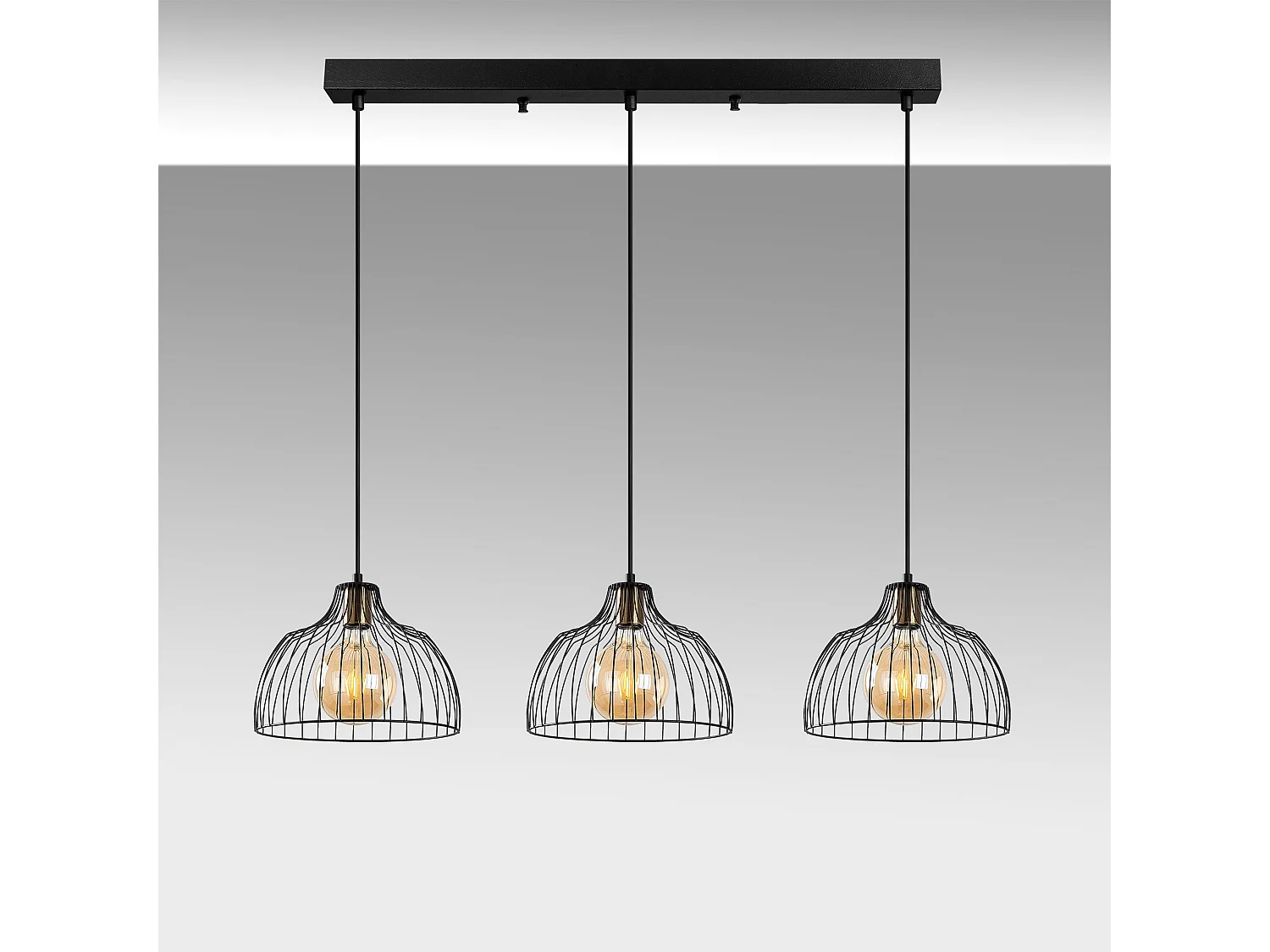 Candeeiro de Metal Kozan - Elegância e Estilo para o Seu Espaço