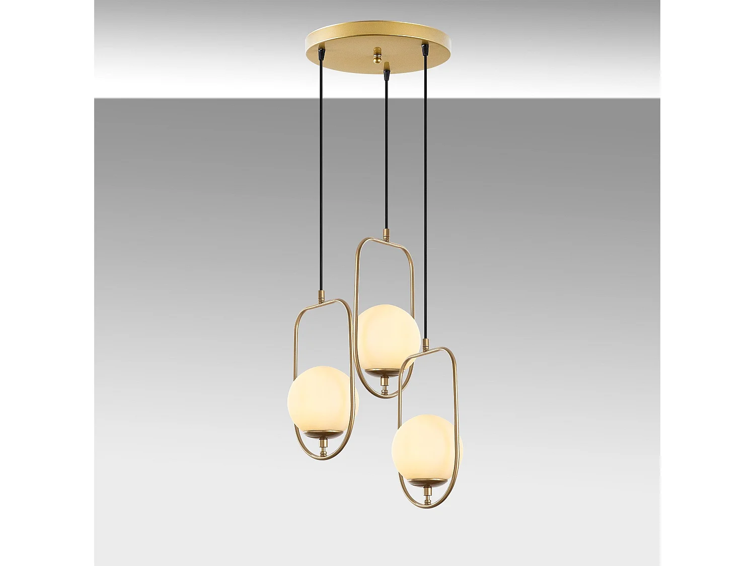 Candeeiro Luxuoso Dourado para Elegância e Glamour em Sua Casa