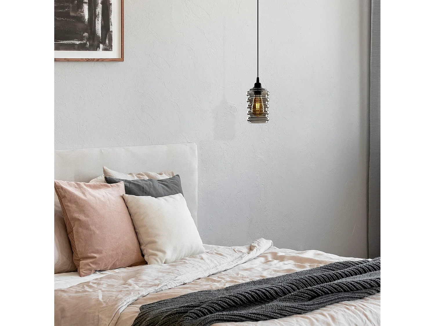 Suspension 1 lampe Mervin D12cm Métal Noir et Verre Fumé