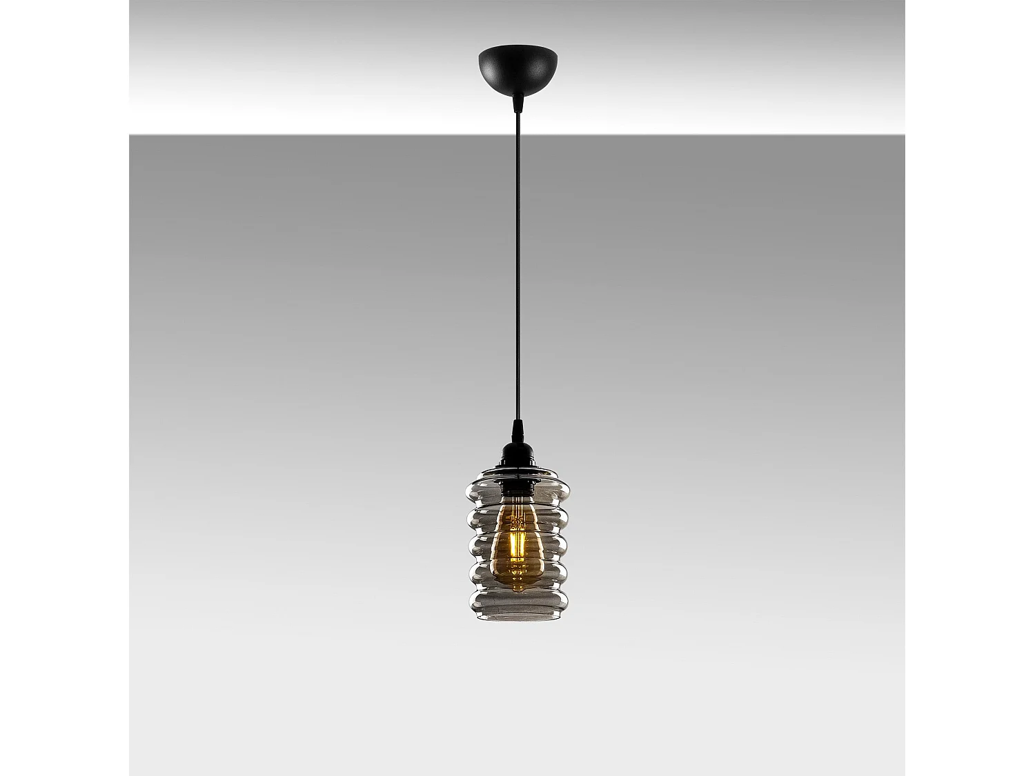 Suspension 1 lampe Mervin D12cm Métal Noir et Verre Fumé