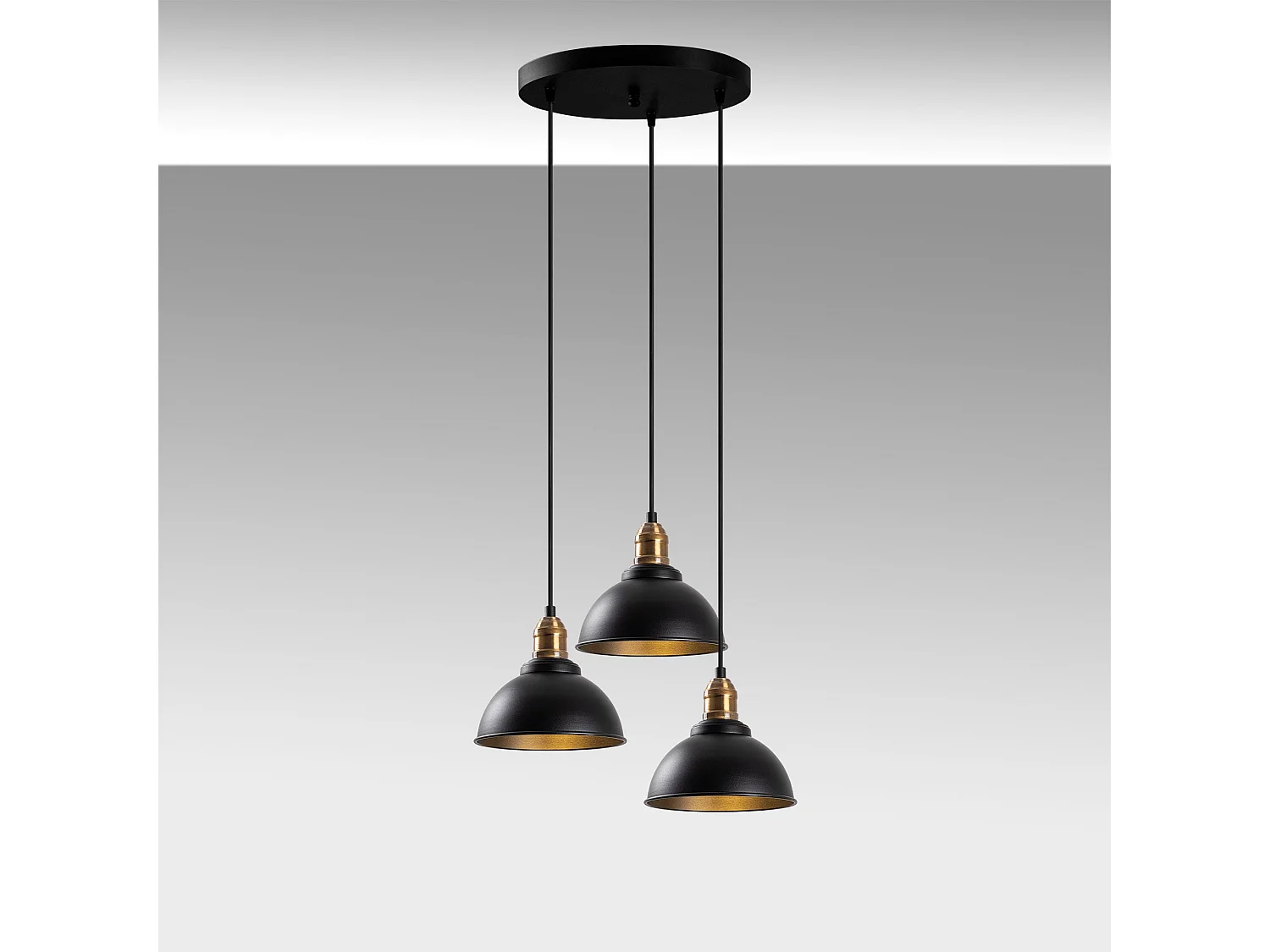 Candeeiro Preto Varzan - Elegância e Sofisticação para o Seu Espaço