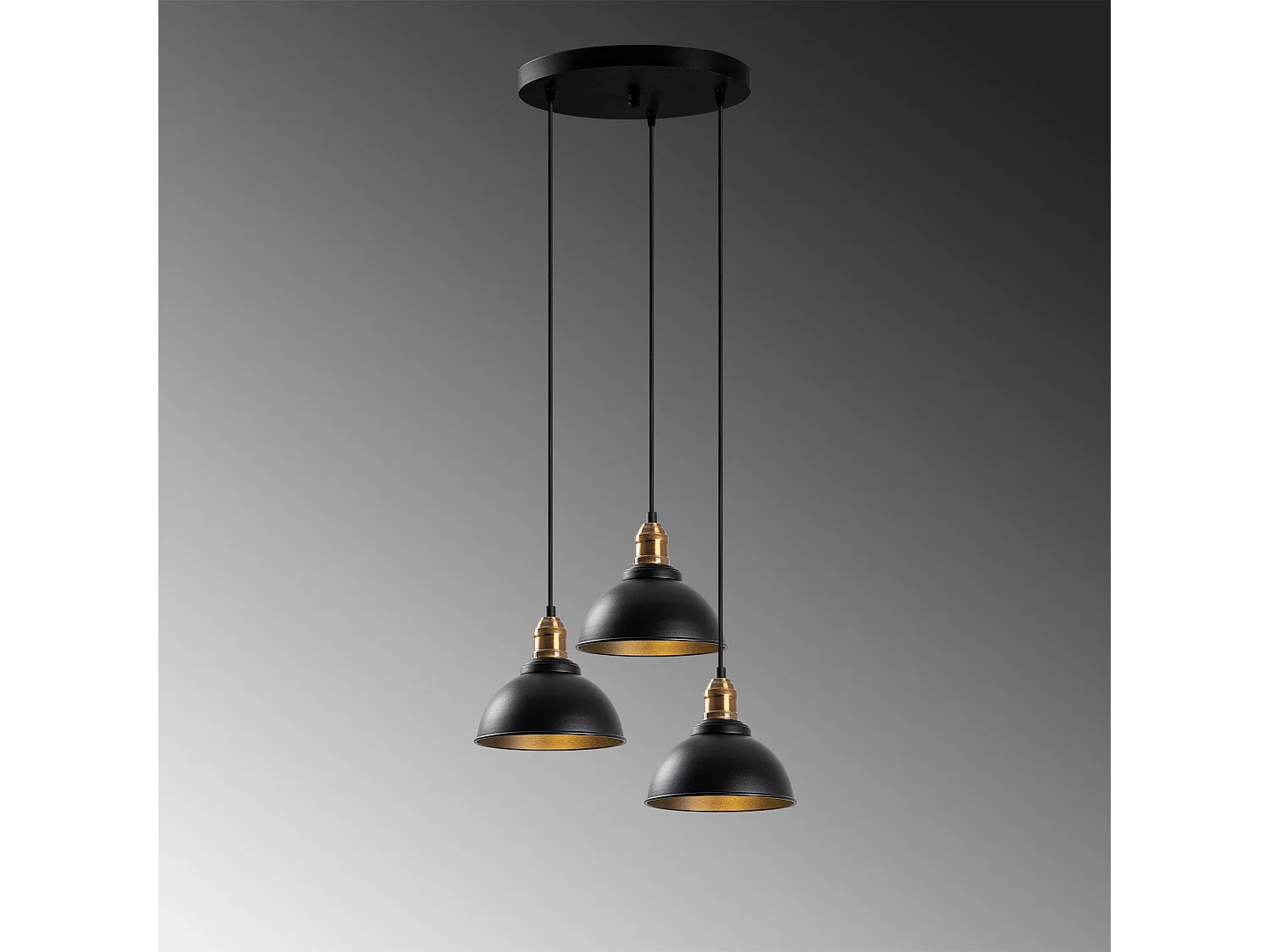 Candeeiro Preto Varzan - Elegância e Sofisticação para o Seu Espaço