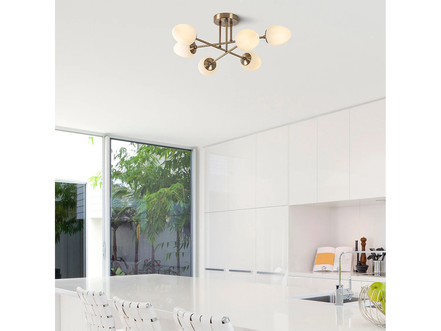 Candeeiro Vintage Camflo 10390 - Elegância e Sofisticação para o Seu Espaço