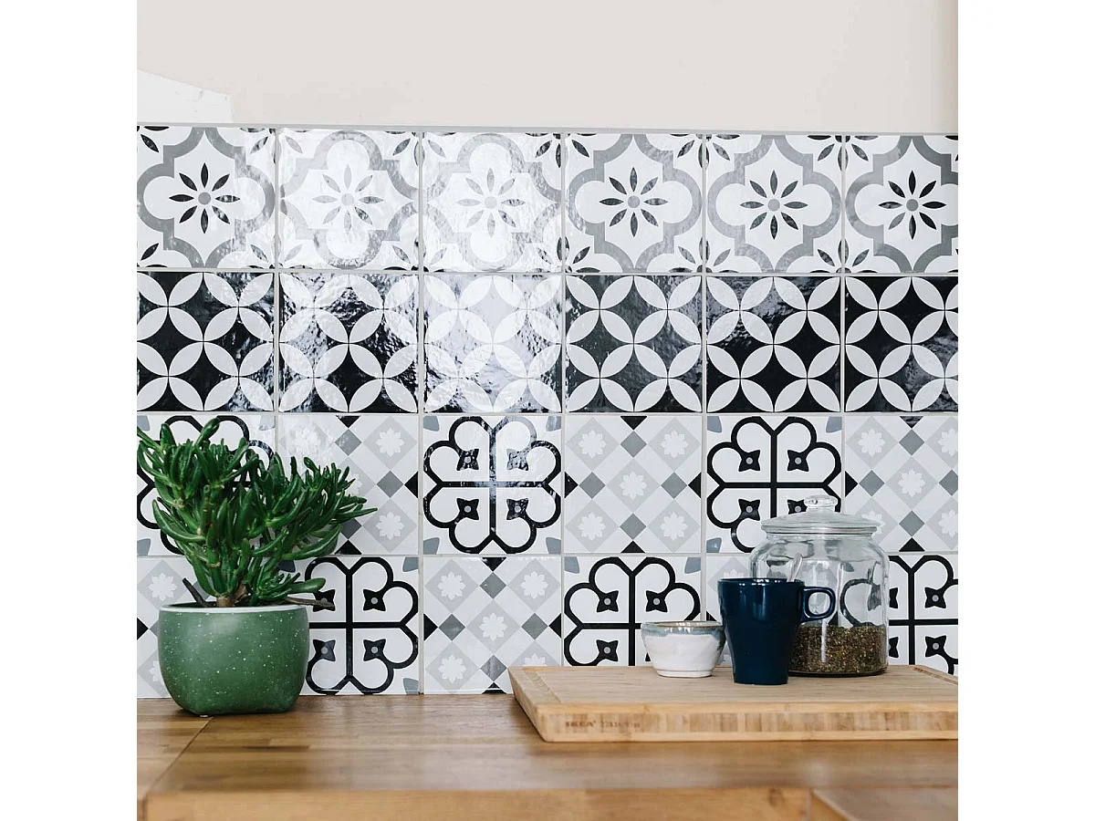 Stickers carrelage 15 x 15 cm - Motif floral noir et blanc
