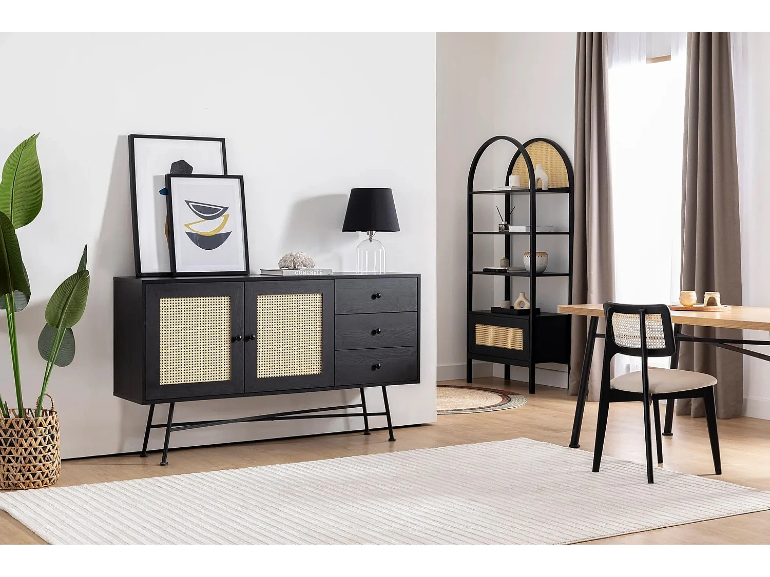 Aparador – 160 cm x 90 cm x 40 cm – Preto – Aglomerado revestido a melamina