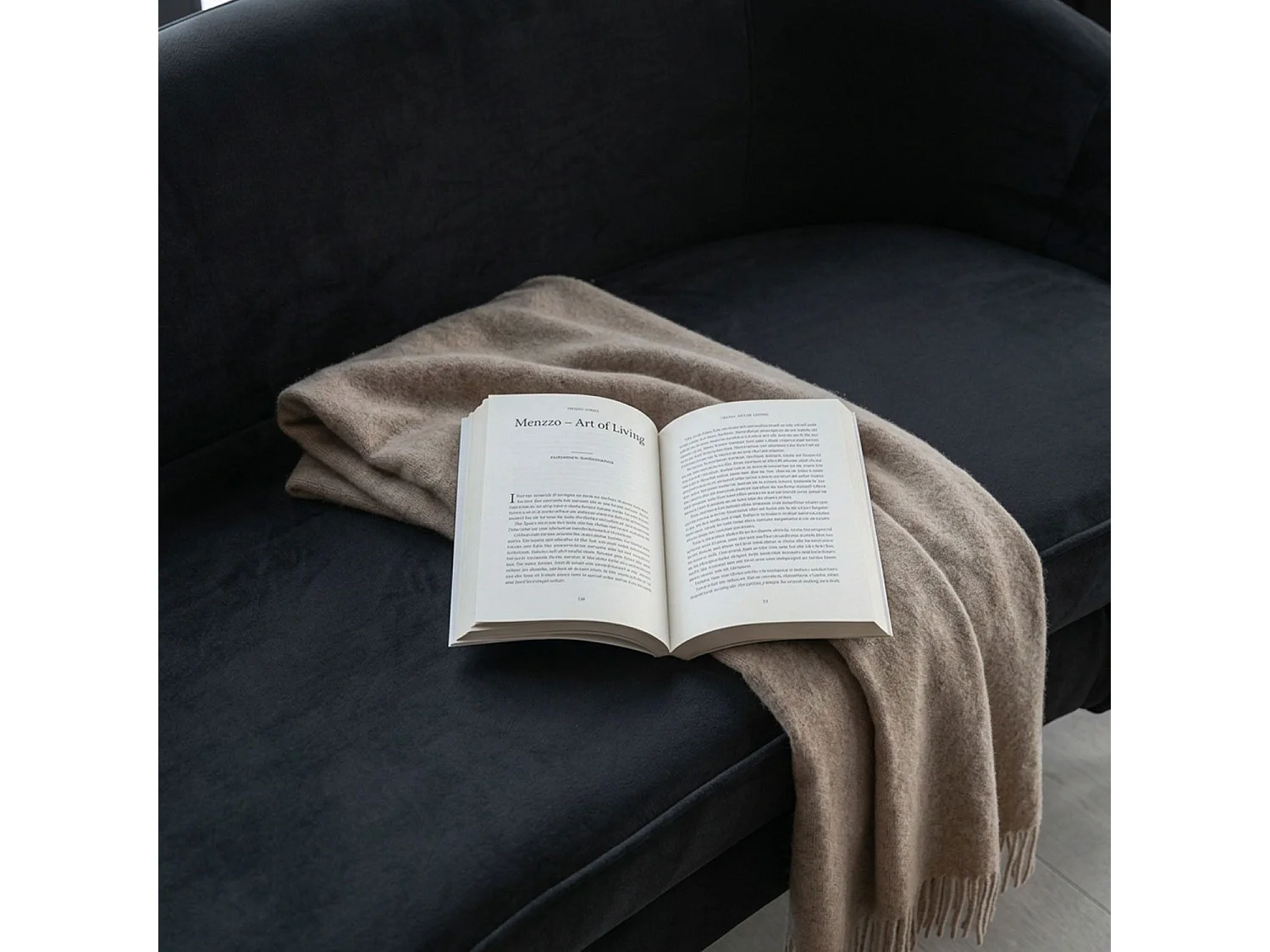 3-Sitzer Sofa Brendan Samt Schwarz Stilvoll und Bequem