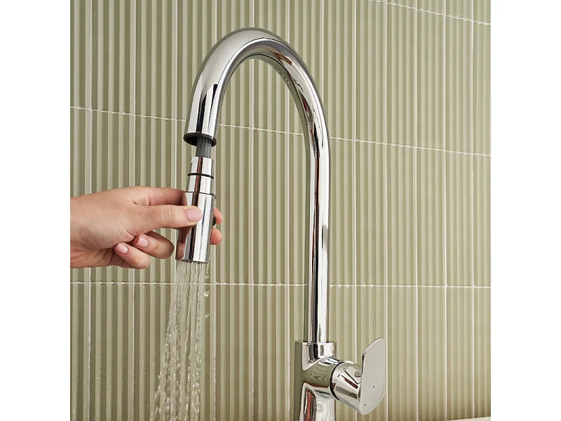 Robinet cuisine avec douchette extractible JACOB DELAFON July+ col de cygne et orientable