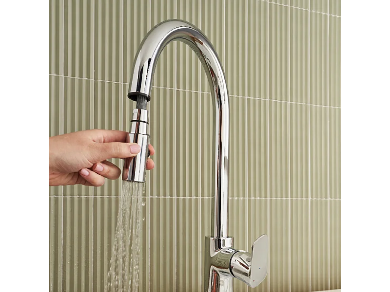 Robinet cuisine avec douchette extractible JACOB DELAFON July+ col de cygne et orientable