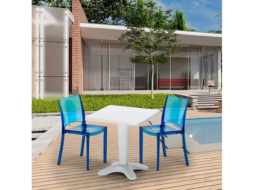 Tisch Quadratisch mit 2 Bunten Polycarbonat Outdoor Stühlen Grand Soleil Cafè