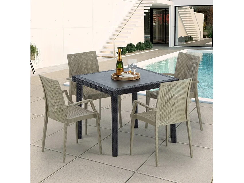 Schwarz Quadratisch Tisch und 4 Stühle Farbiges Polypropylen-Außenmastenset Grand Soleil Arm Bistrot Passion - Beige