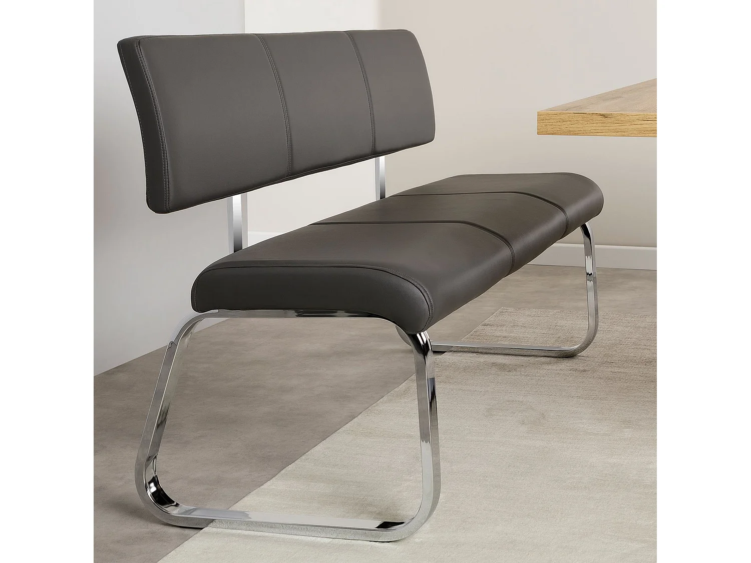 Banc design VILAS siège avec 3 places, banquette au piètement chromé et dossier au revêtement synthétique gris