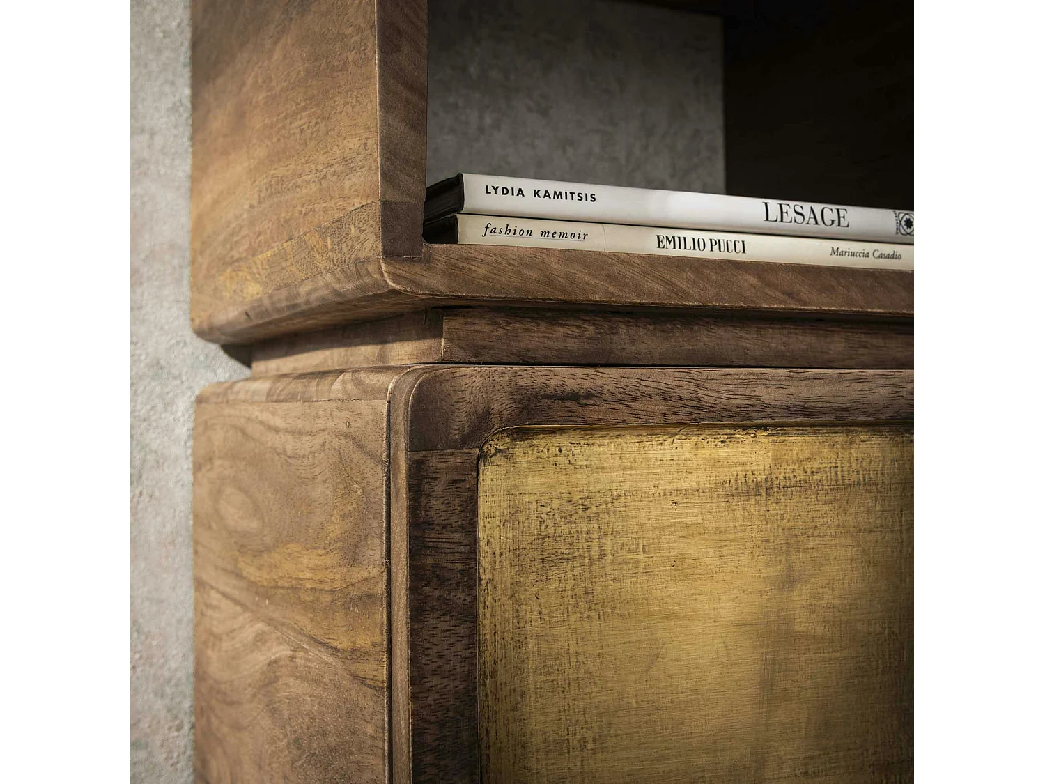 Table de nuit murale en bois de manguier forme cube, 1 tiroir finition cuivrée VARA