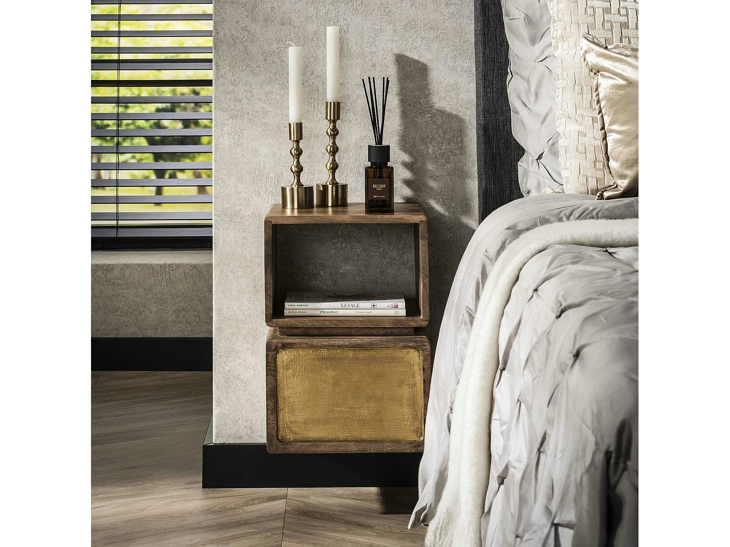 Table de nuit murale en bois de manguier forme cube, 1 tiroir finition cuivrée VARA