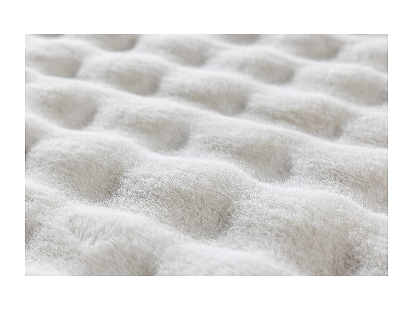 Tapis Imitation Fourrure "Novis" 200x290cm Blanc