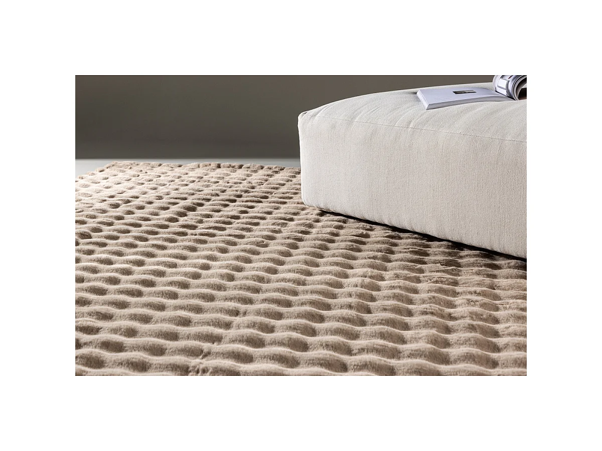 Novis vloerkleed 200x290 cm beige.