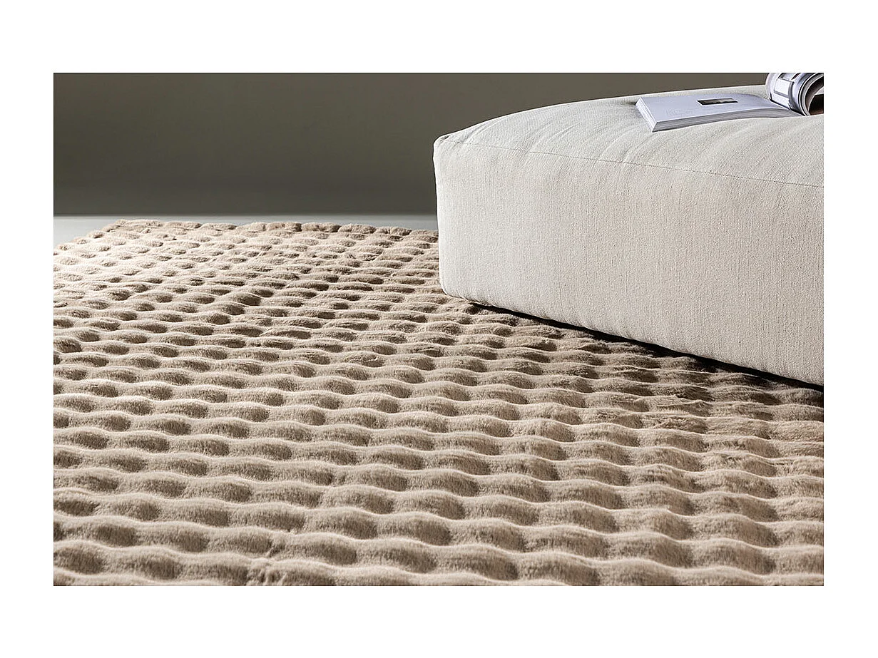 Novis vloerkleed 160x230 cm beige.