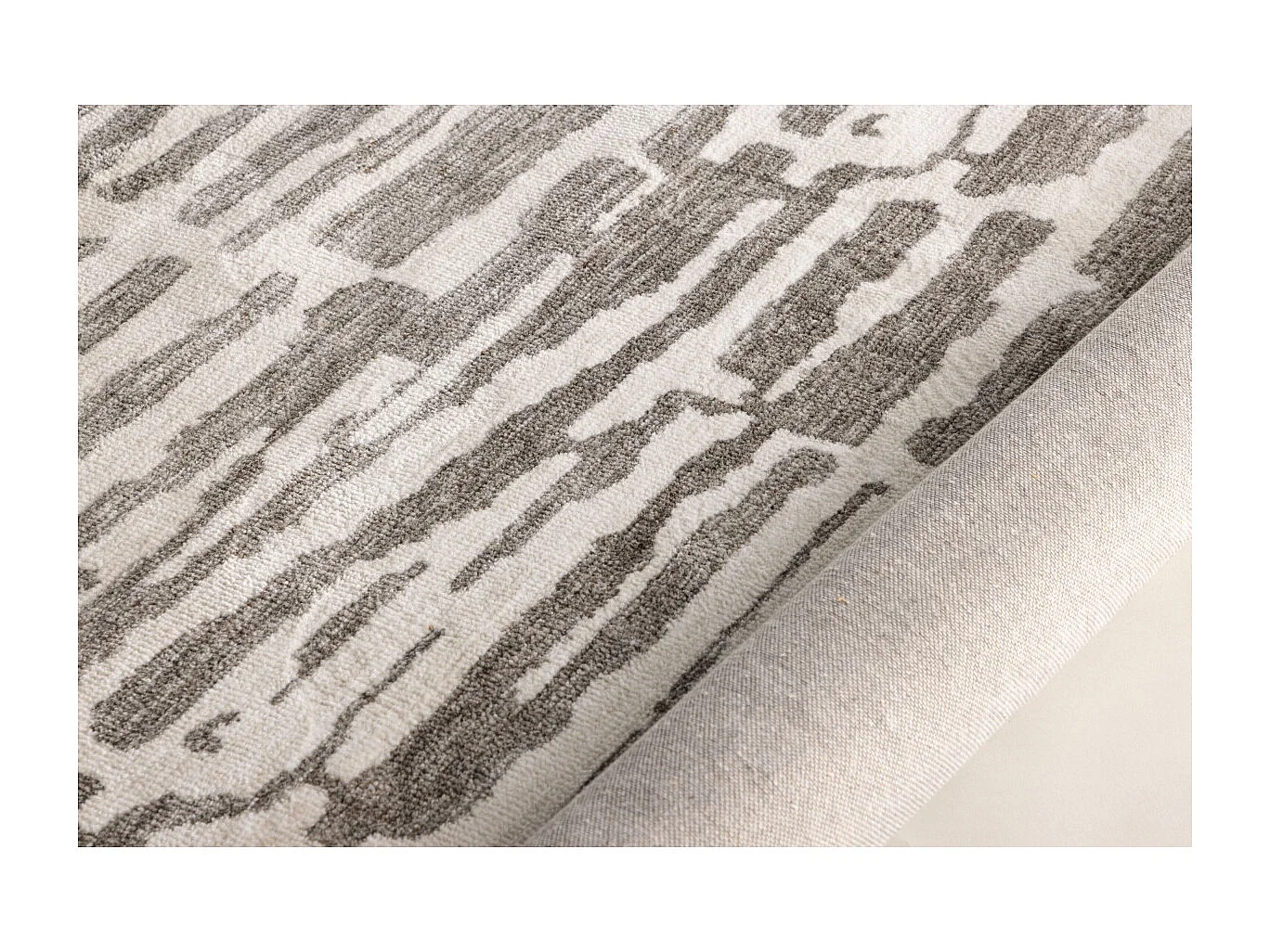 Milos Teppich 290x200cm Grau.