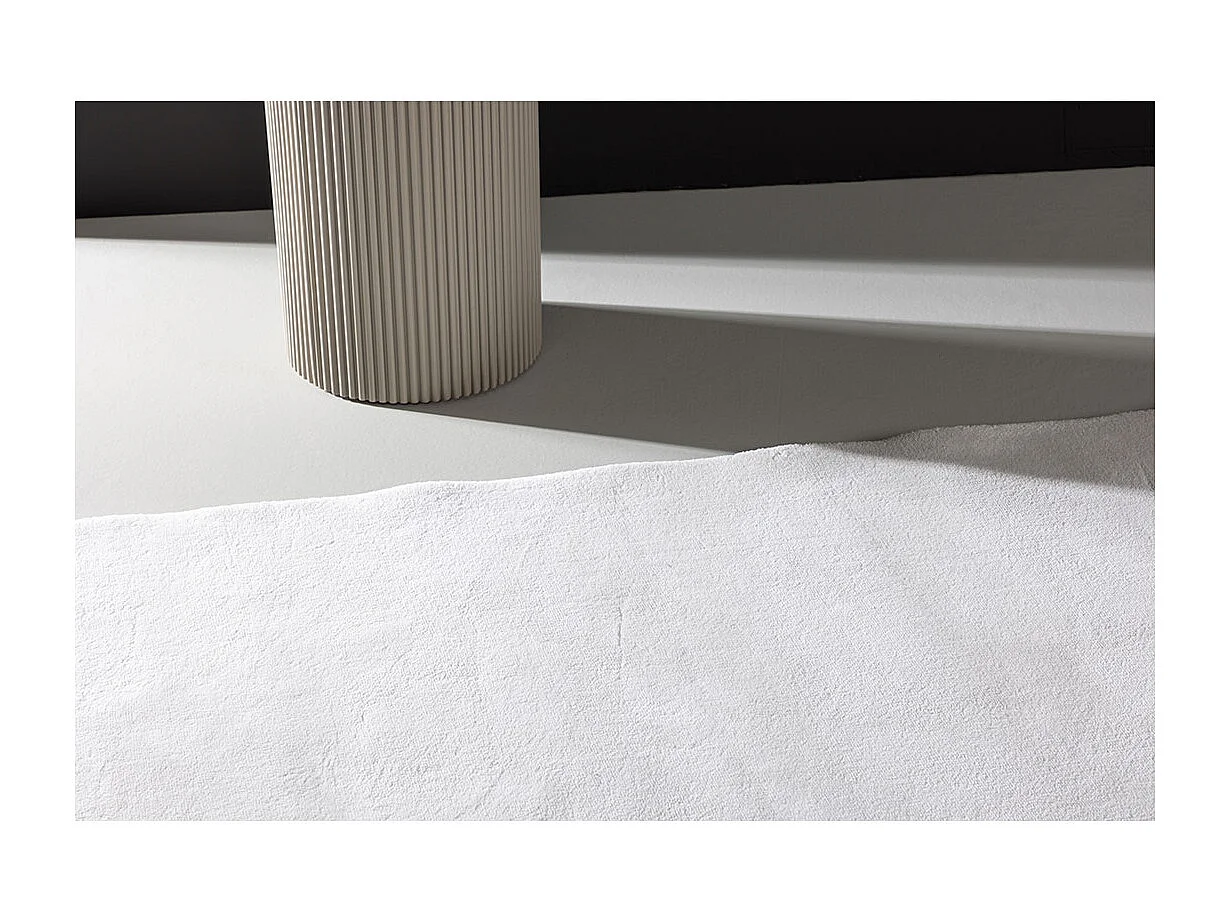 Nixie vloerkleed 170x240 cm wit.