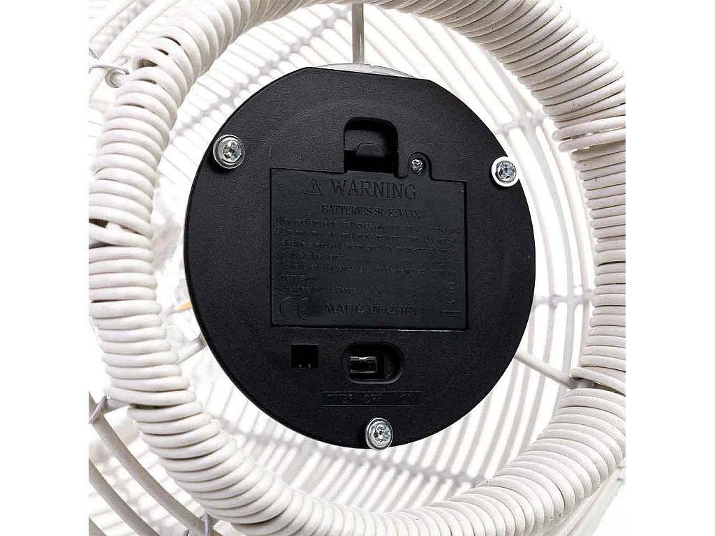 Laterne aus Metall und Kunststoff mit batteriebetriebenem Licht