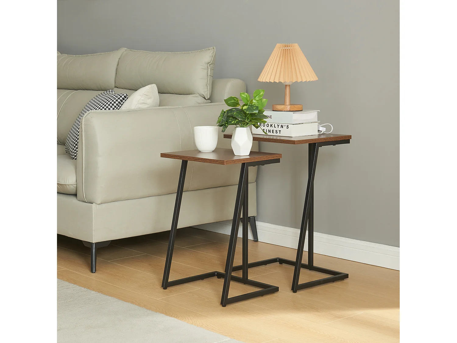 Lot de 2 tables basses gigognes Salem acier panneau de particules noir effet noyer [en.casa]