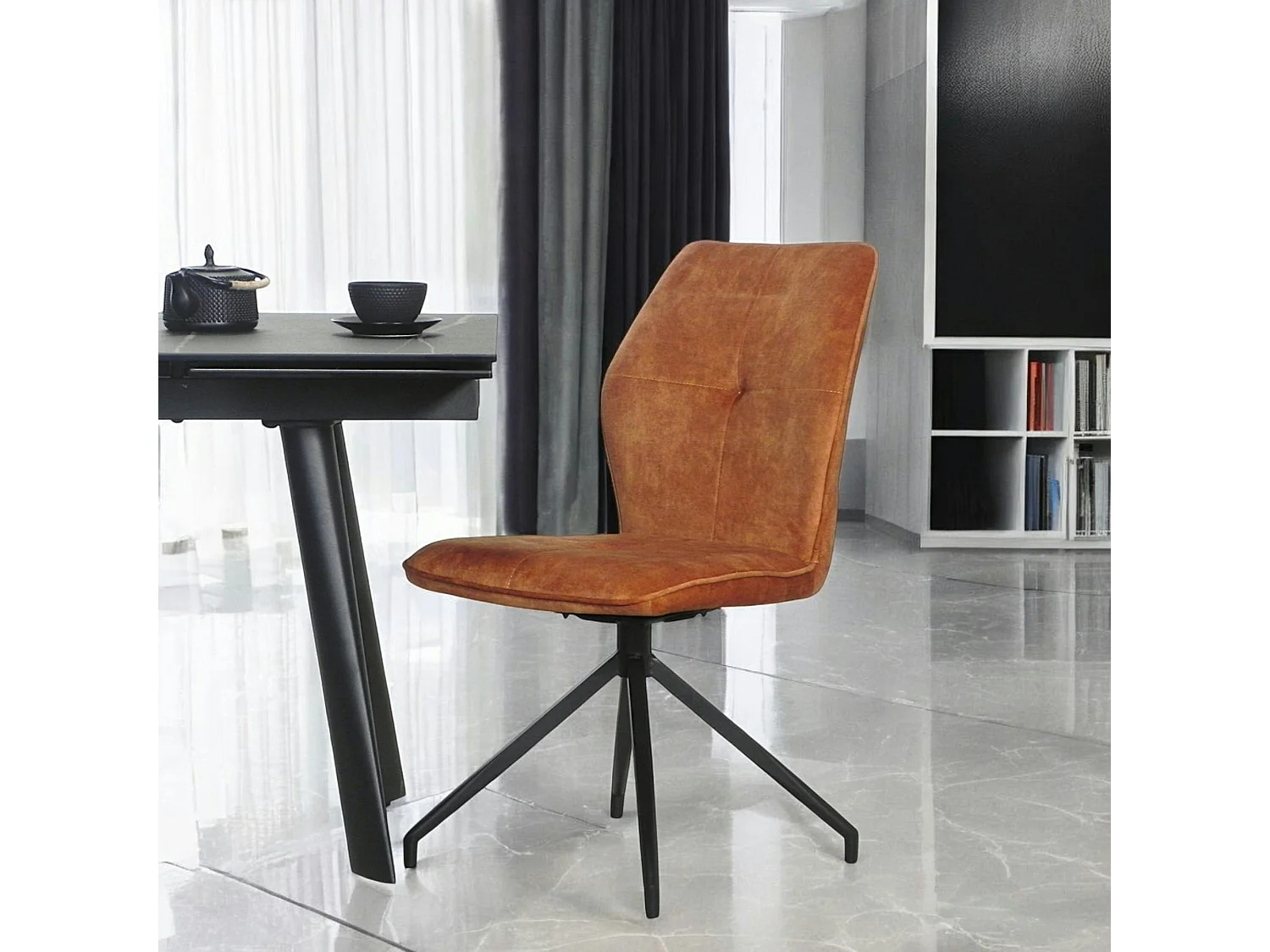 Chaise pivotante moutarde en velours patiné avec poignée (lot de 2) LOMBARDIE