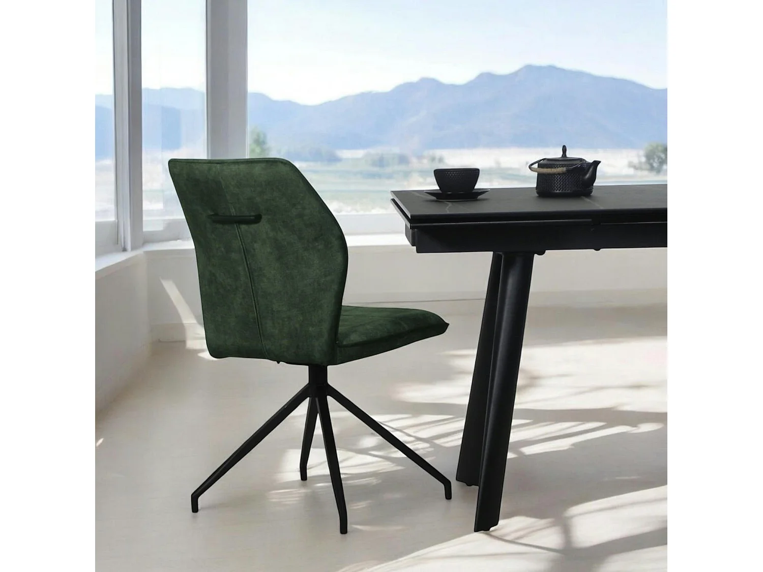 Chaise pivotante vert en velours patiné avec poignée (lot de 2) LOMBARDIE