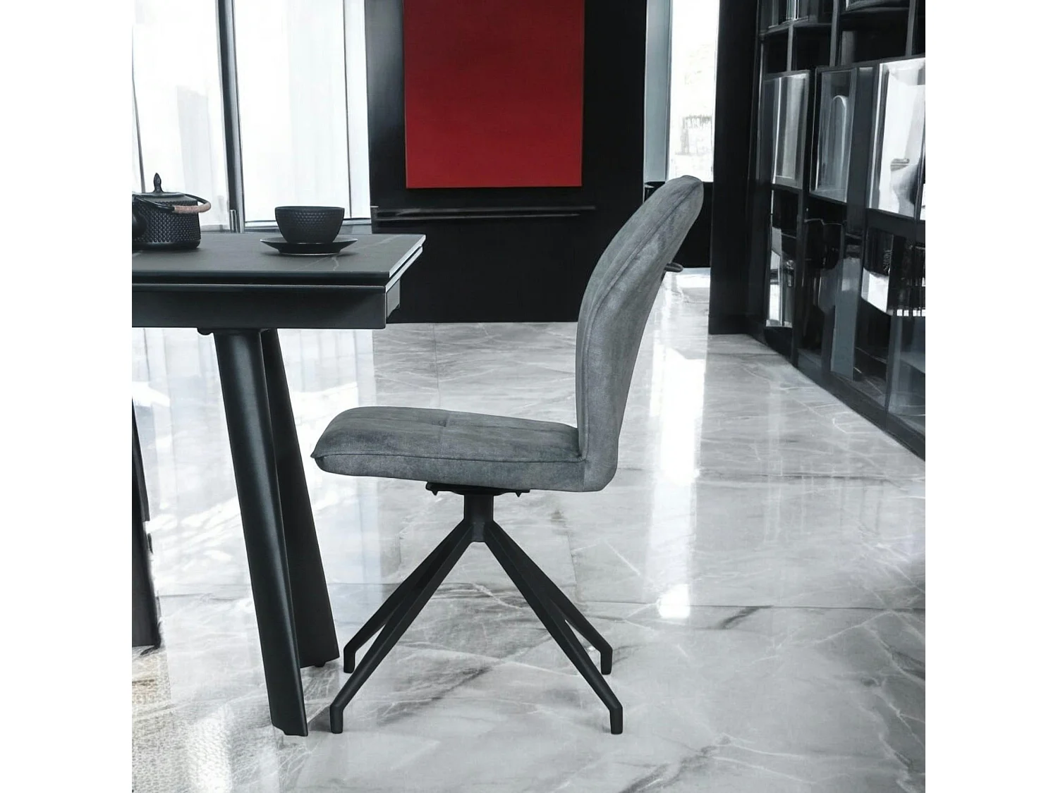 Chaise pivotante bleue en velours patiné avec poignée (lot de 2) LOMBARDIE