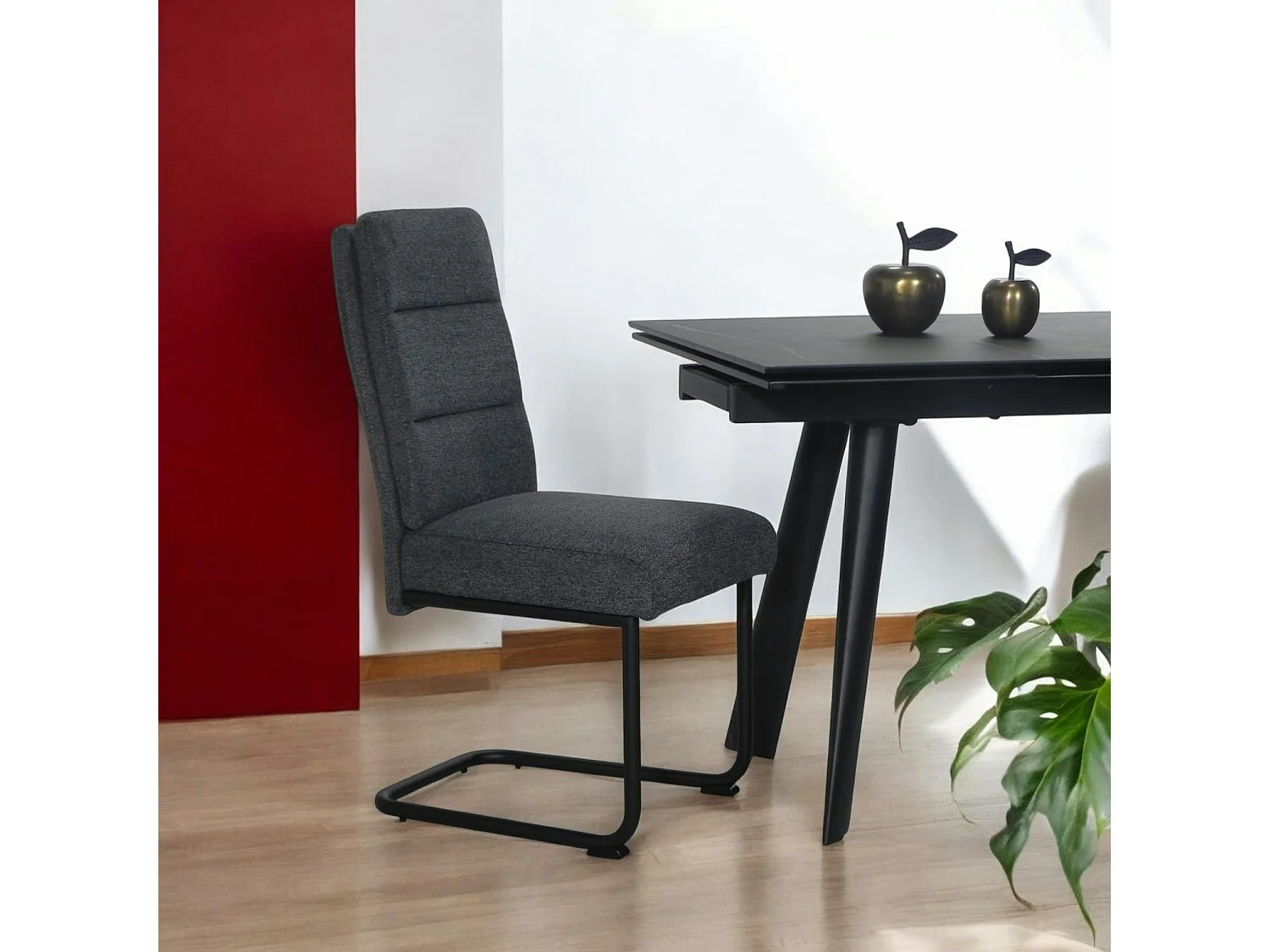 Chaise à dossier haut en tissu anthracite (lot de 2) LOMBARDIE