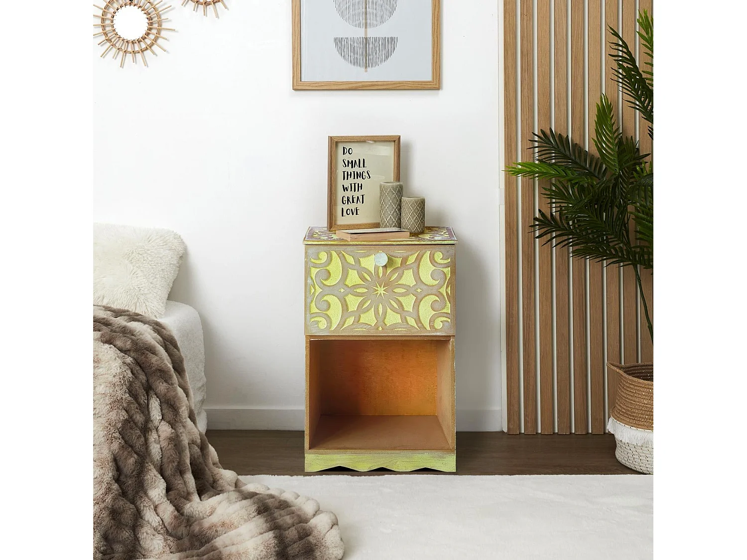 Table de chevet style oriental bois sculpté 1 porte Monbolyto Bois Jaune