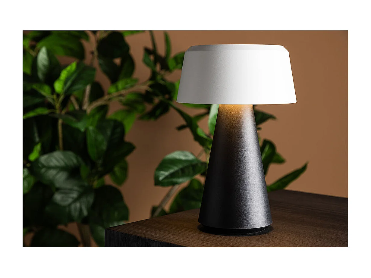 Statford tafellamp voor buiten zwart.
