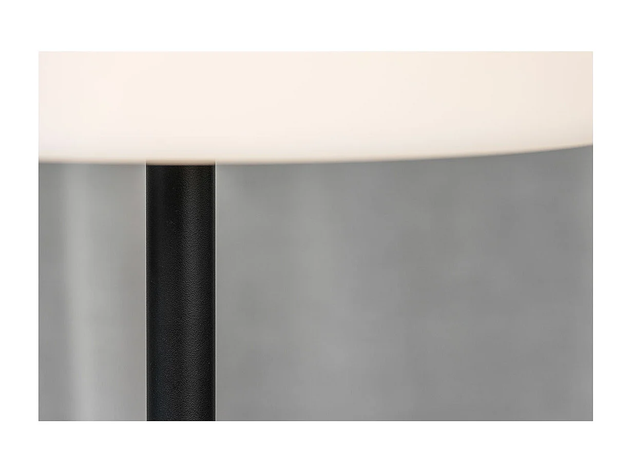 Moris Stehlampe für außen schwarz.