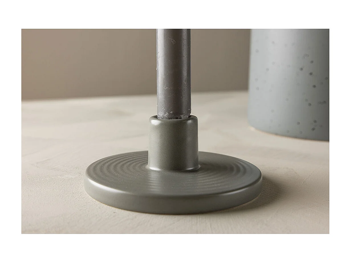 Bette kandelaar grijs.