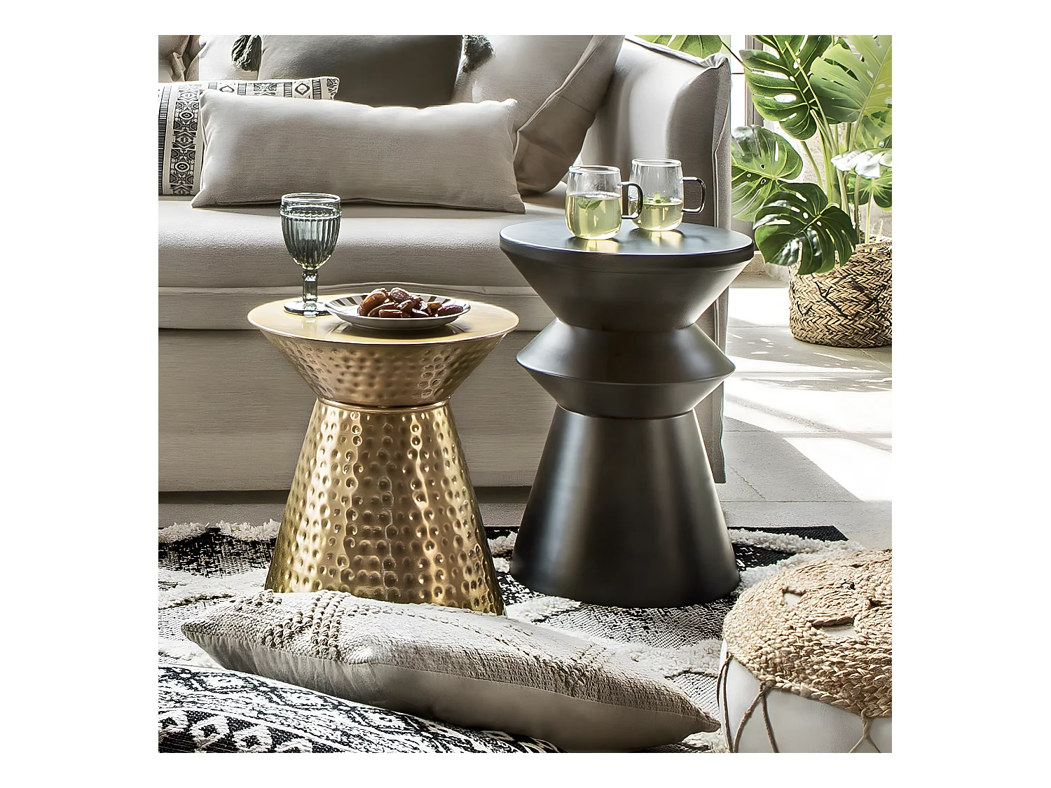 Table d'appoint en fer coloris noir - Diamètre 36 x Hauteur 48,5 cm