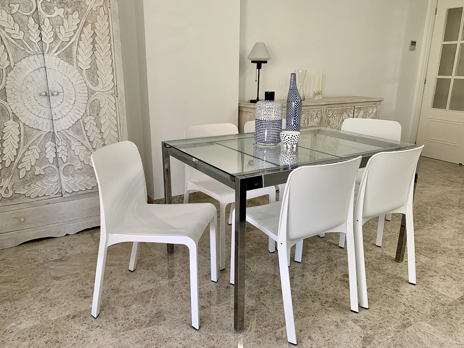 Lot de 6 chaises de jardin empilables en résine coloris blanc - Longueur 48 x Profondeur 53 x Hauteur 80 cm